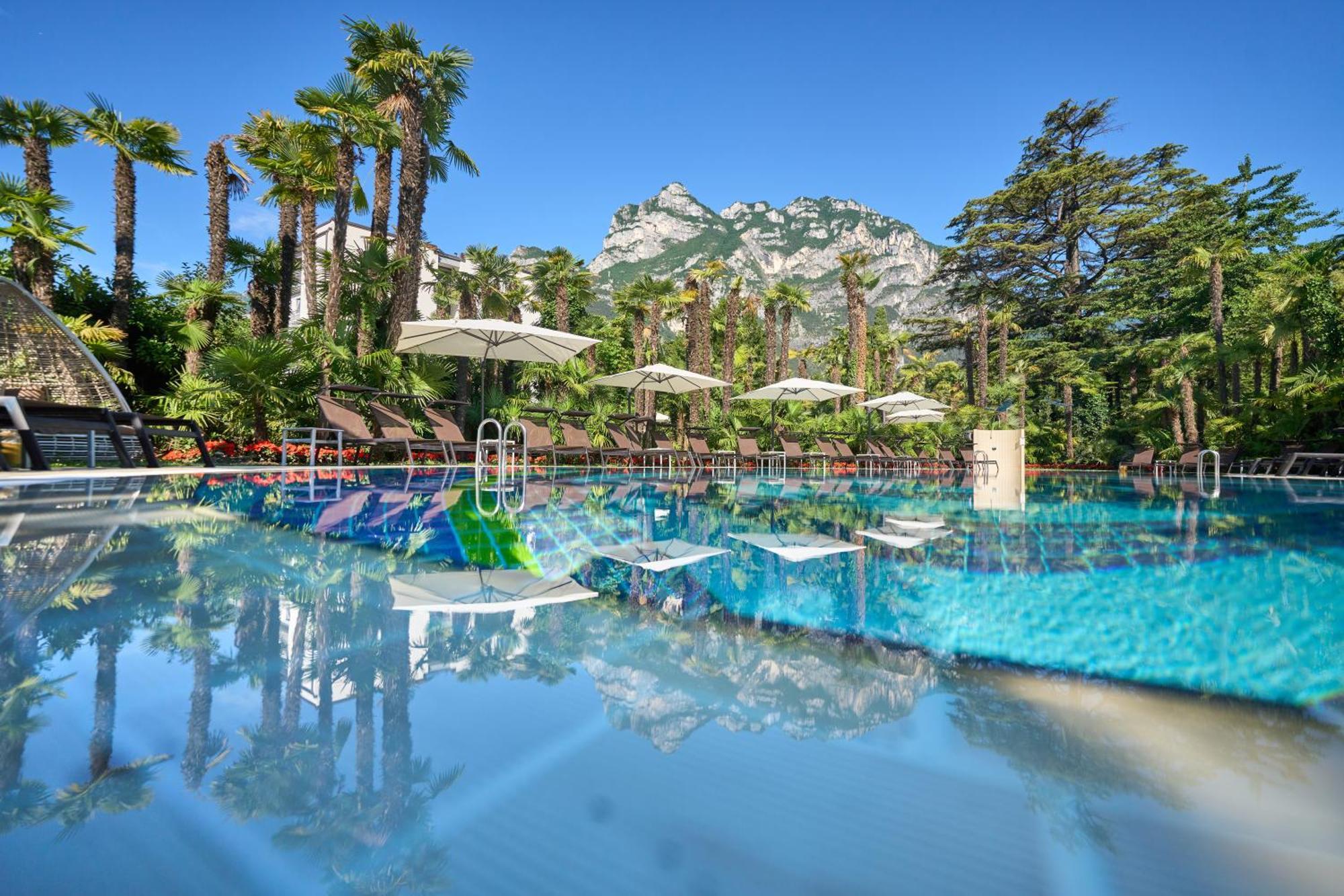 Parc Hotel Flora S Riva del Garda Bagian luar foto