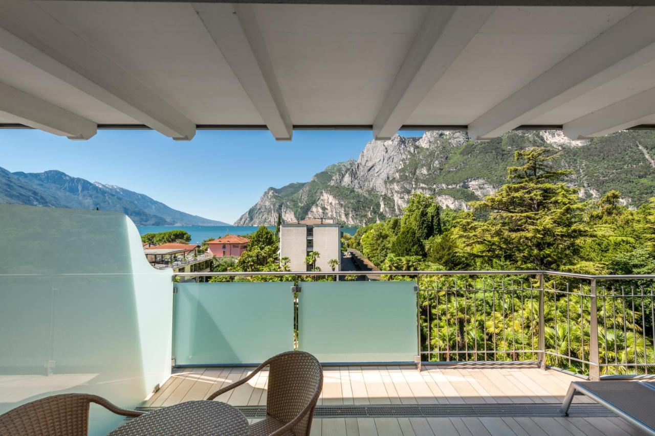 Parc Hotel Flora S Riva del Garda Bagian luar foto